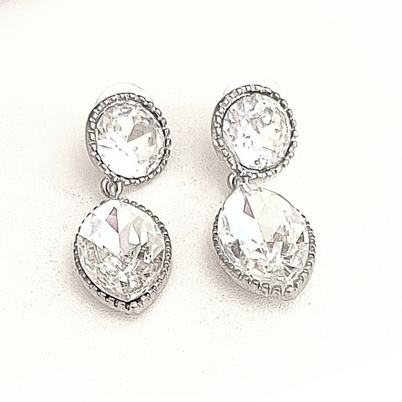 NWOT! Large Rhinestone Earrings! - Picture 1 of 1